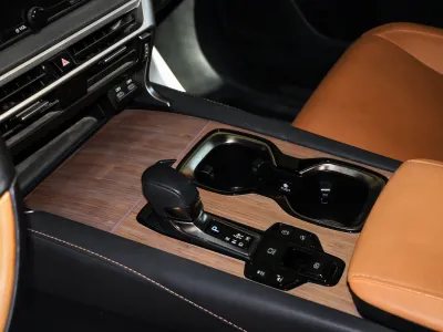 2024 لكزس أر إكس 350