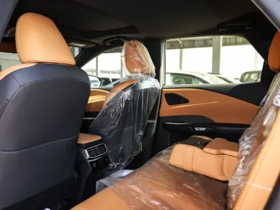 2024 لكزس أر إكس 350