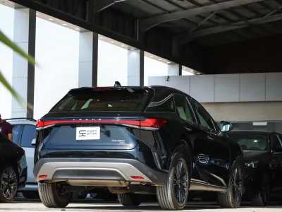 2024 لكزس أر إكس 350