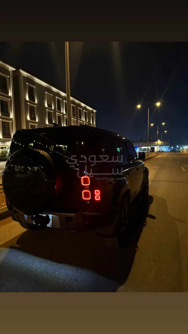 2025 لاند روفر ديفيندر 110