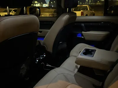 2025 لاند روفر ديفيندر 110