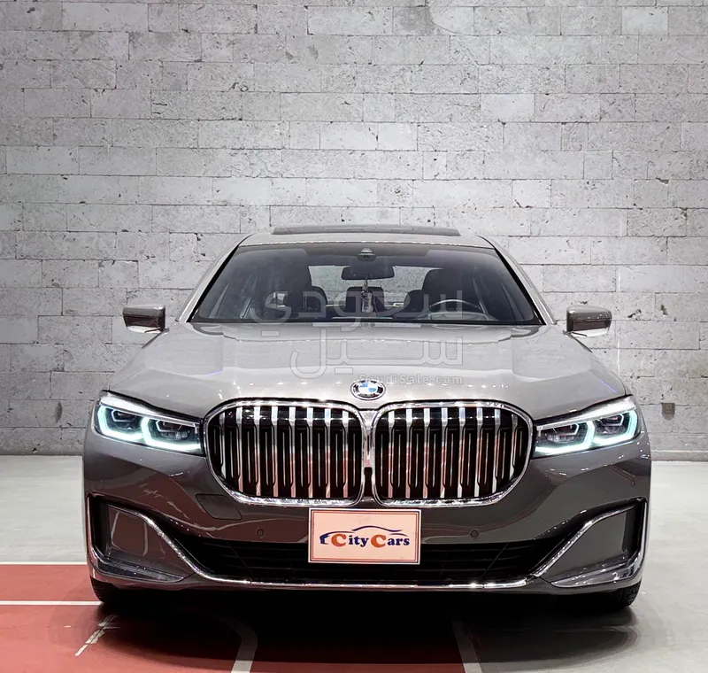 2021 بي ام دبليو الفئة السابعة 730 إل أي