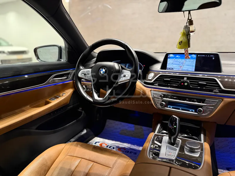 2021 بي ام دبليو الفئة السابعة 730 إل أي