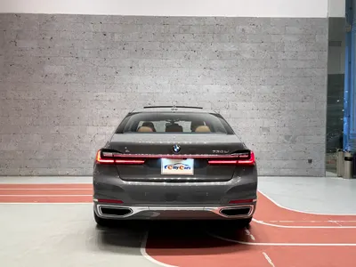 2021 بي ام دبليو الفئة السابعة 730 إل أي