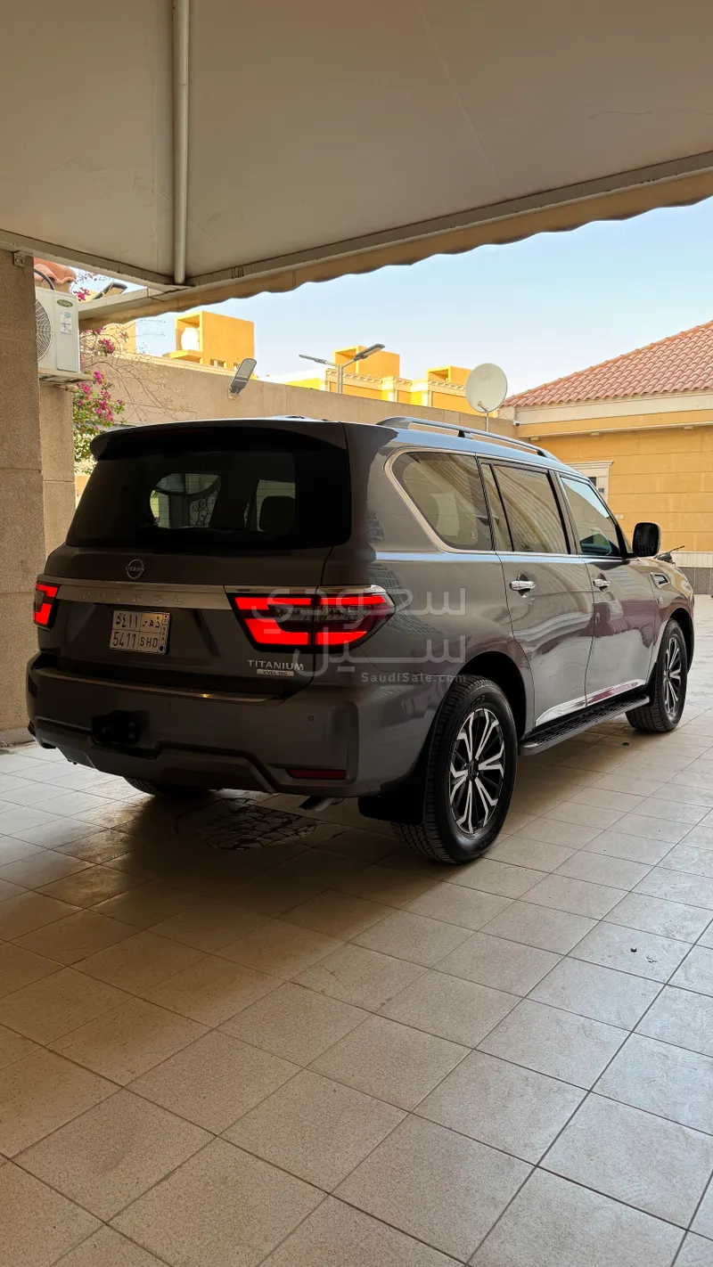 2023 Nissan Patrol Titanium