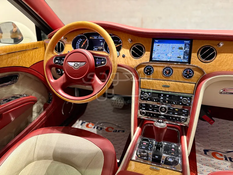 2016 بنتلي مولسان سبيد