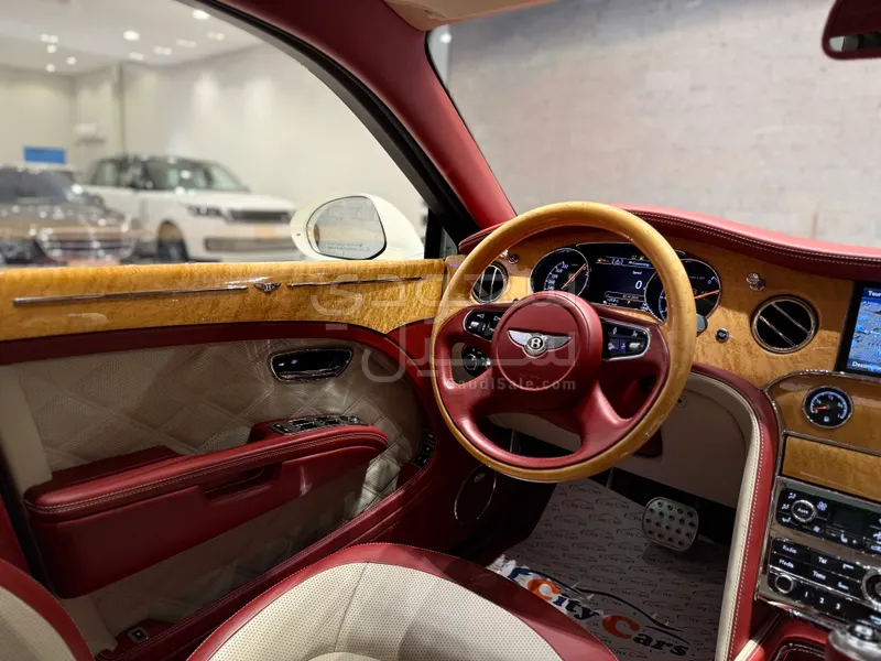 2016 بنتلي مولسان سبيد