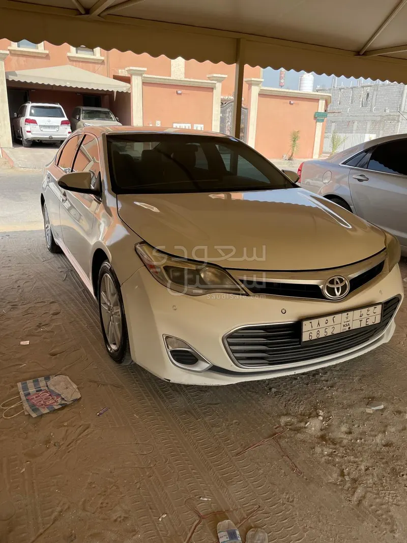 2015 تويوتا افالون