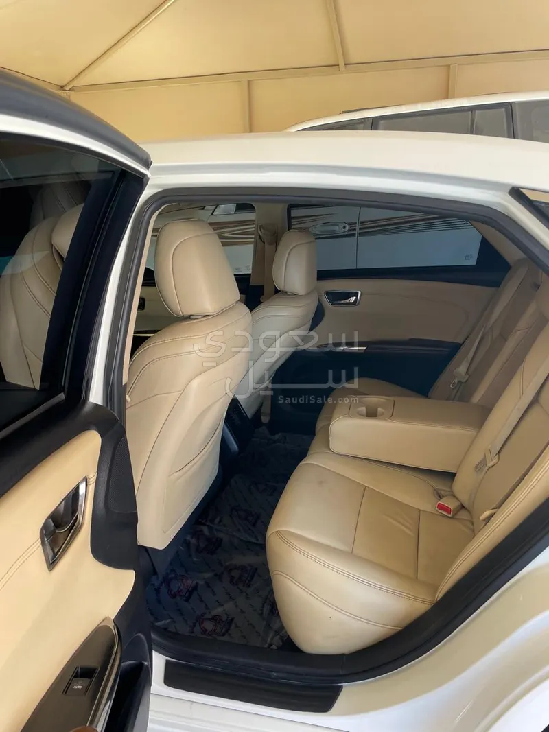 2015 تويوتا افالون