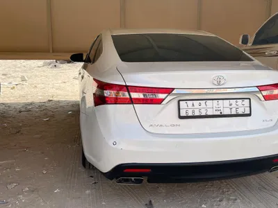 2015 تويوتا افالون