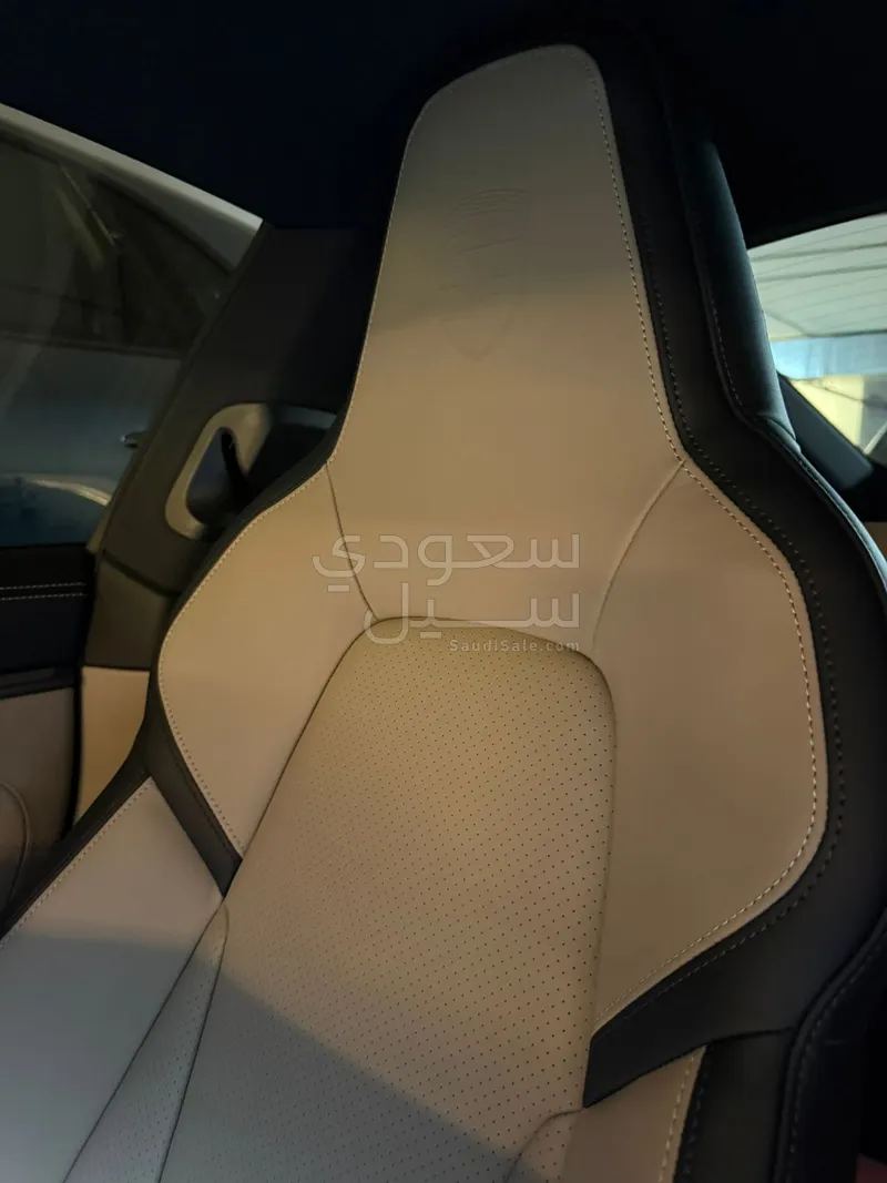 2026 بورش 911 كاريرا