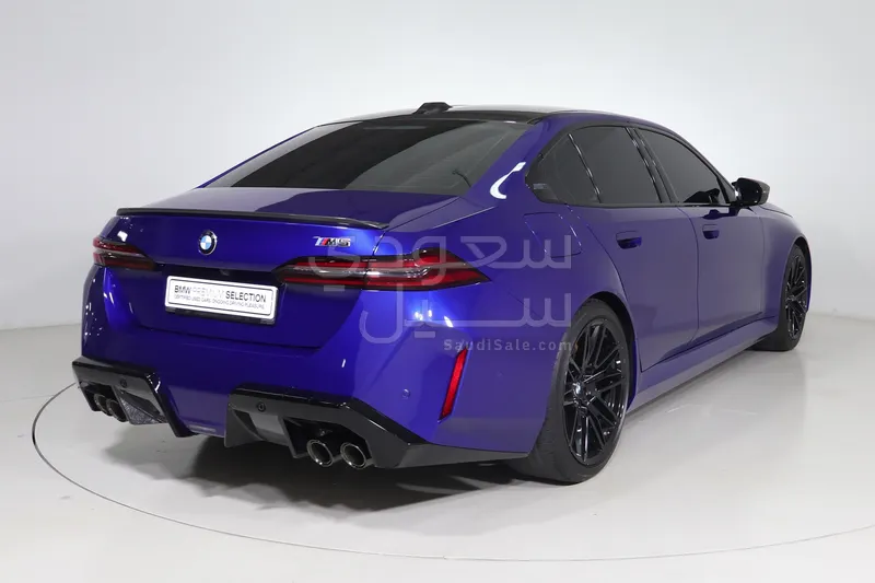 2025 بي ام دبليو الفئة ام إم 5