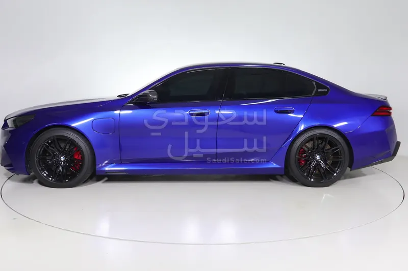 2025 بي ام دبليو الفئة ام إم 5