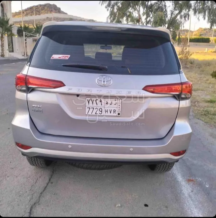 2025 تويوتا فورشنر جي اكس