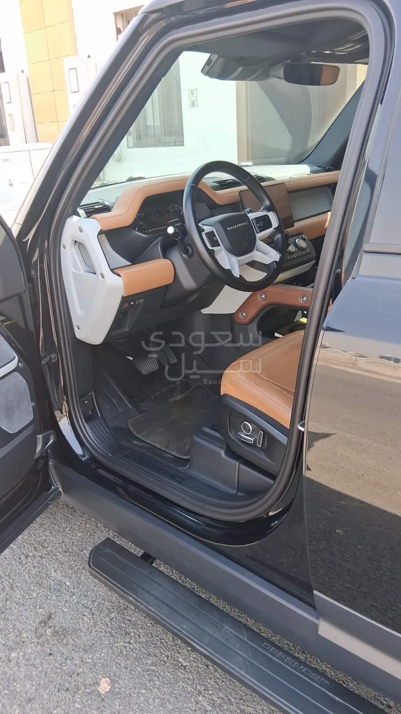 2023 لاند روفر ديفيندر 130