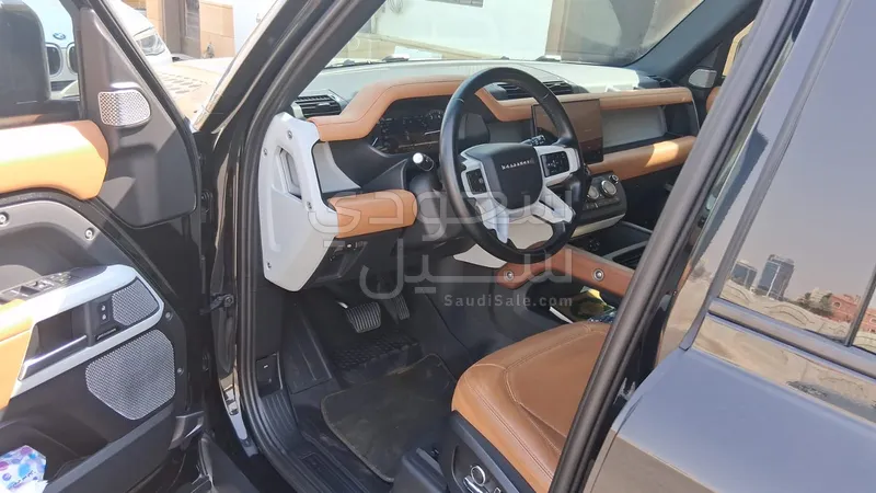 2023 لاند روفر ديفيندر 130