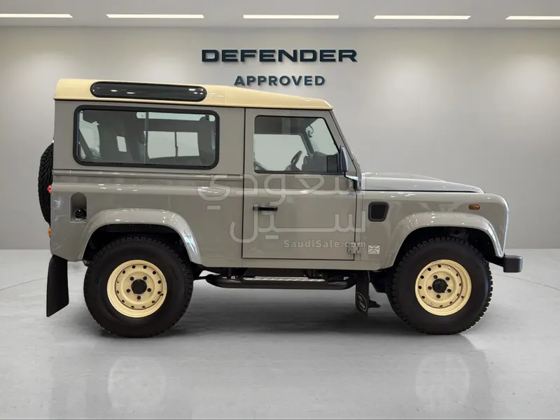 2012 لاند روفر ديفيندر 90