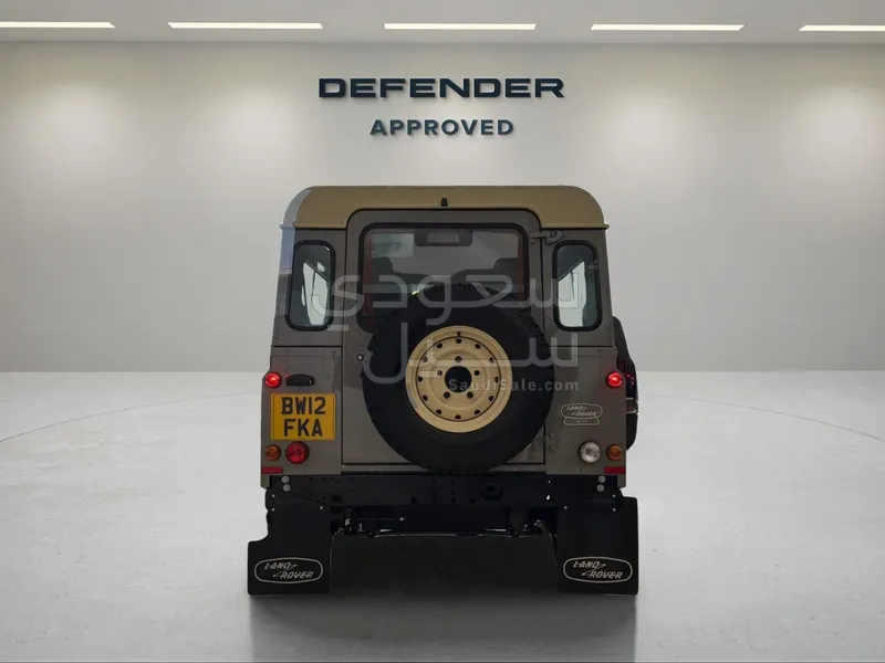 2012 لاند روفر ديفيندر 90