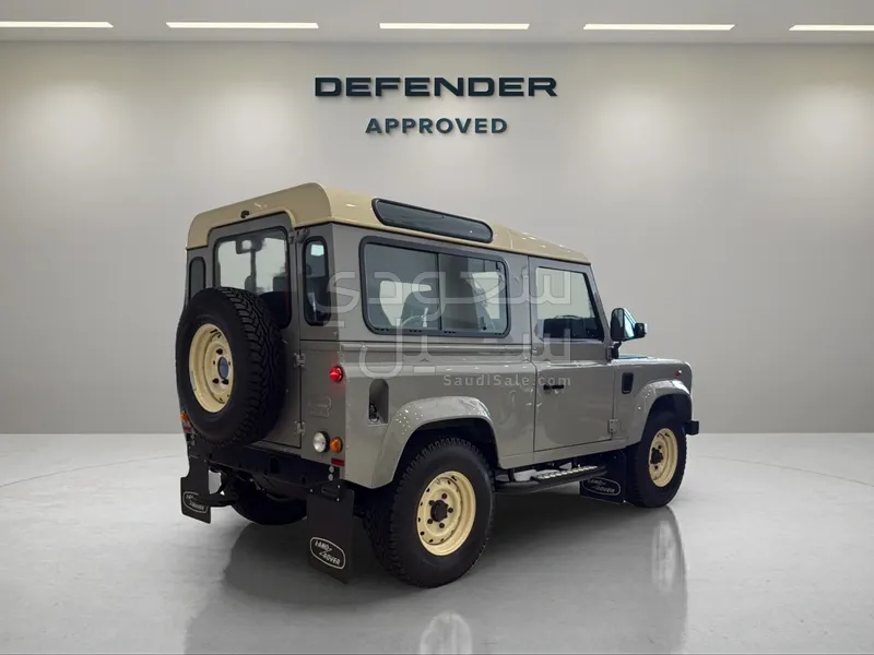 2012 لاند روفر ديفيندر 90
