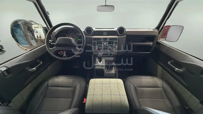 2012 لاند روفر ديفيندر 90