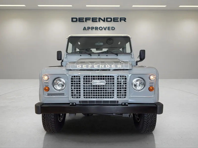 2012 لاند روفر ديفيندر 90