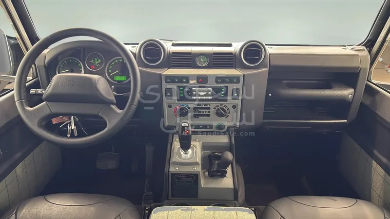 2012 لاند روفر ديفيندر 90