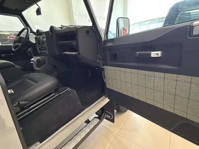 2012 لاند روفر ديفيندر 90