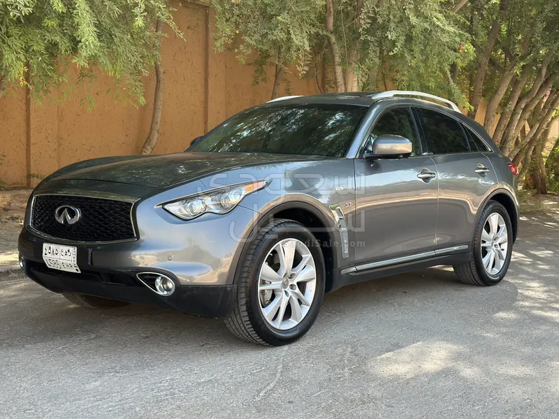 2019 انفينيتي كيو اكس 70