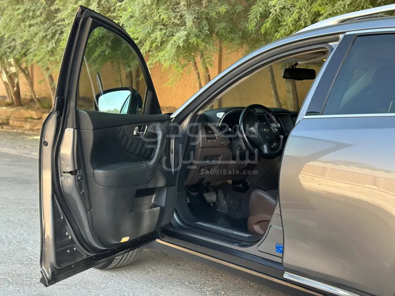 2019 انفينيتي كيو اكس 70