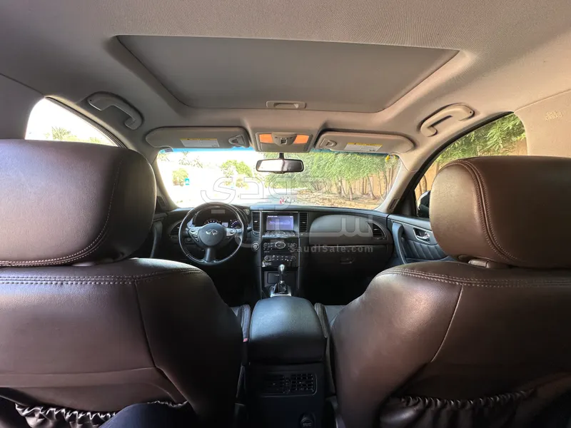 2019 انفينيتي كيو اكس 70