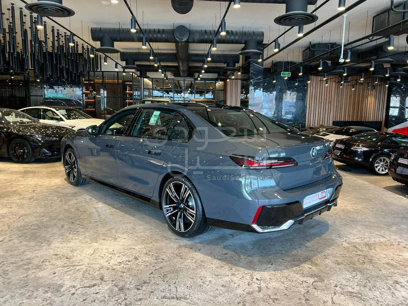 2026 BMW 7 Series 735i