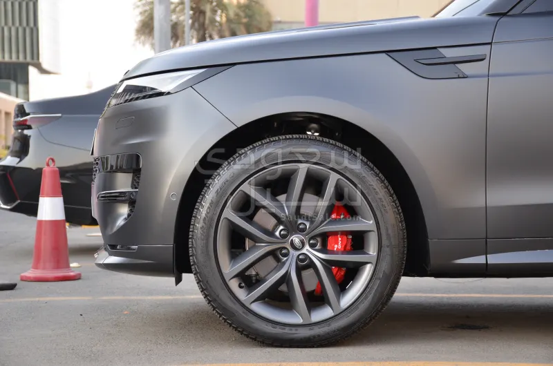 2024 لاند روفر رينج روفر سبورت اتش اس اي