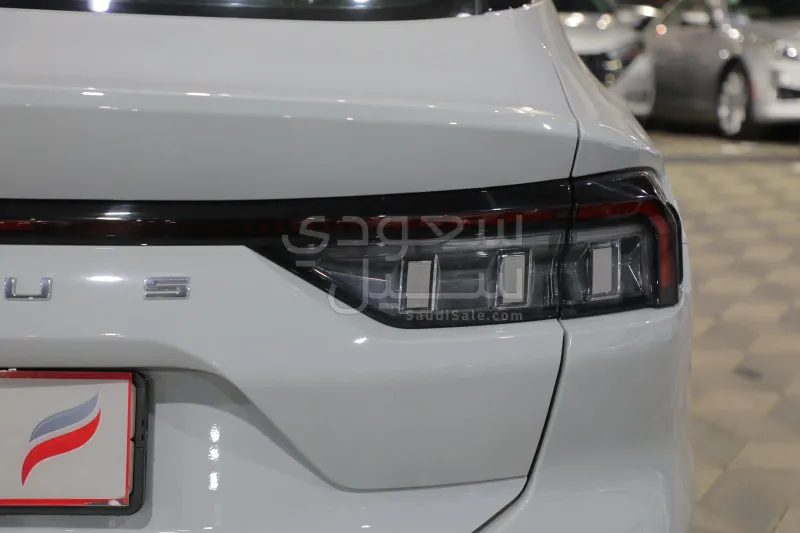 2025 فورد توروس تايتينيوم