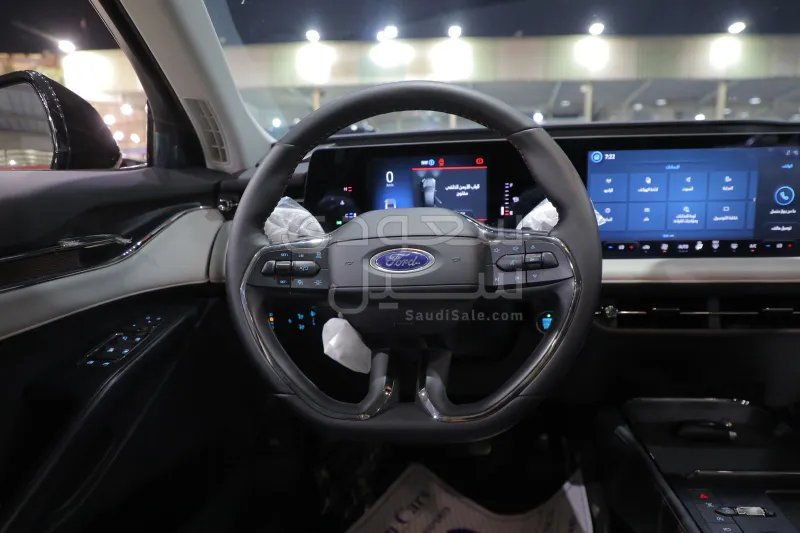 2025 فورد توروس تايتينيوم