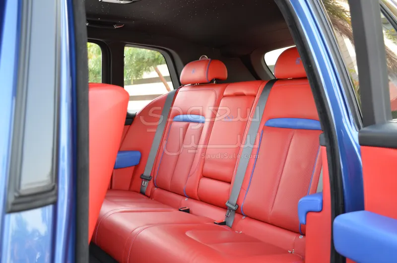 2021 رولز رويس كولينان بلاك بادج