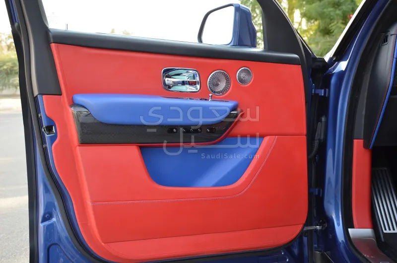 2021 رولز رويس كولينان بلاك بادج