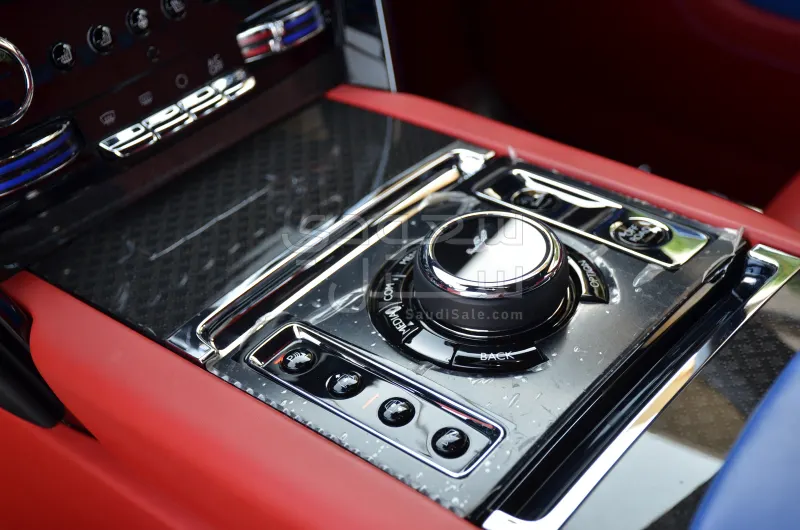 2021 رولز رويس كولينان بلاك بادج