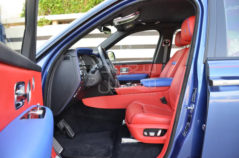 2021 رولز رويس كولينان بلاك بادج