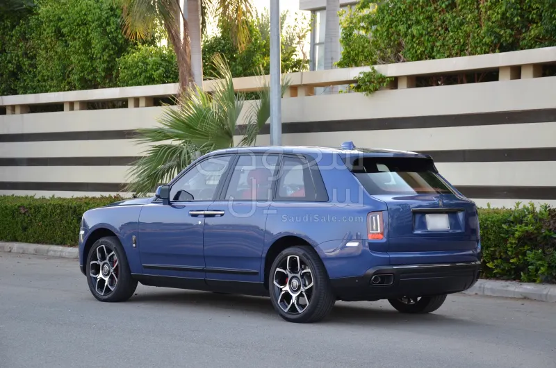 2021 رولز رويس كولينان بلاك بادج