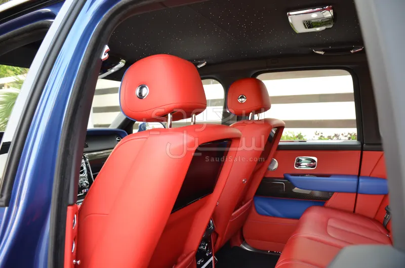 2021 رولز رويس كولينان بلاك بادج