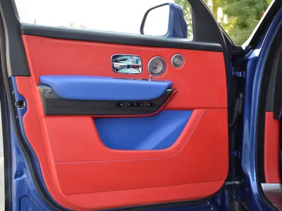 2021 رولز رويس كولينان بلاك بادج