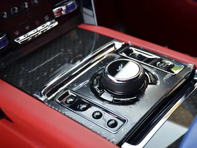 2021 رولز رويس كولينان بلاك بادج