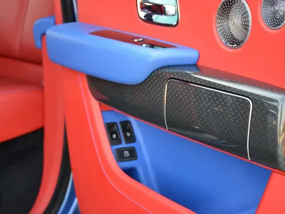 2021 رولز رويس كولينان بلاك بادج