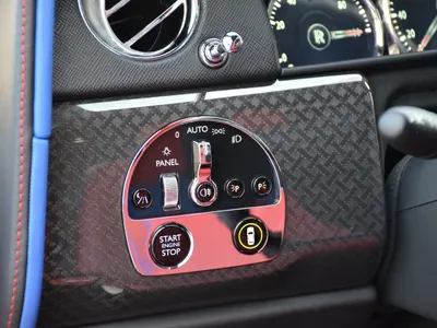 2021 رولز رويس كولينان بلاك بادج