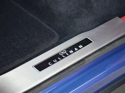 2021 رولز رويس كولينان بلاك بادج