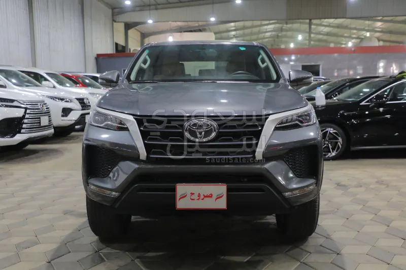 2025 تويوتا فورشنر جي اكس