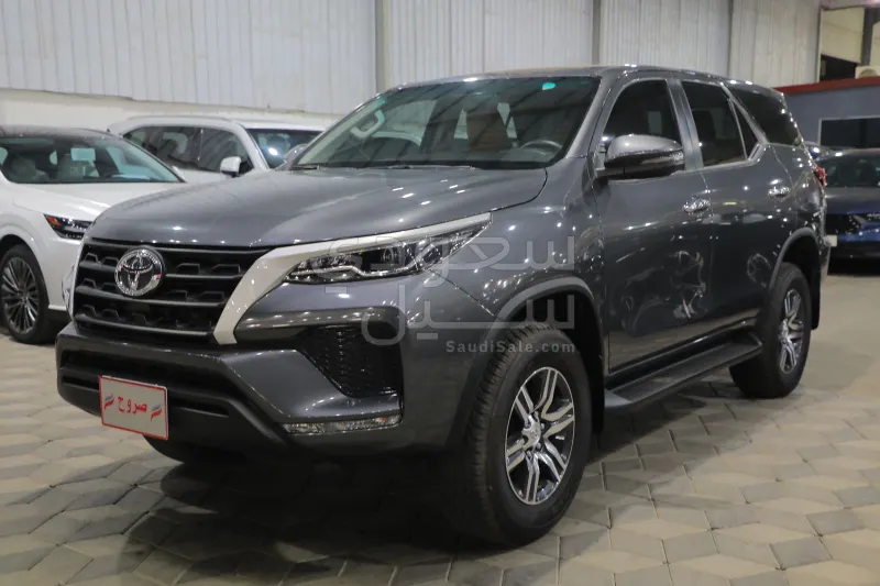 2025 تويوتا فورشنر جي اكس