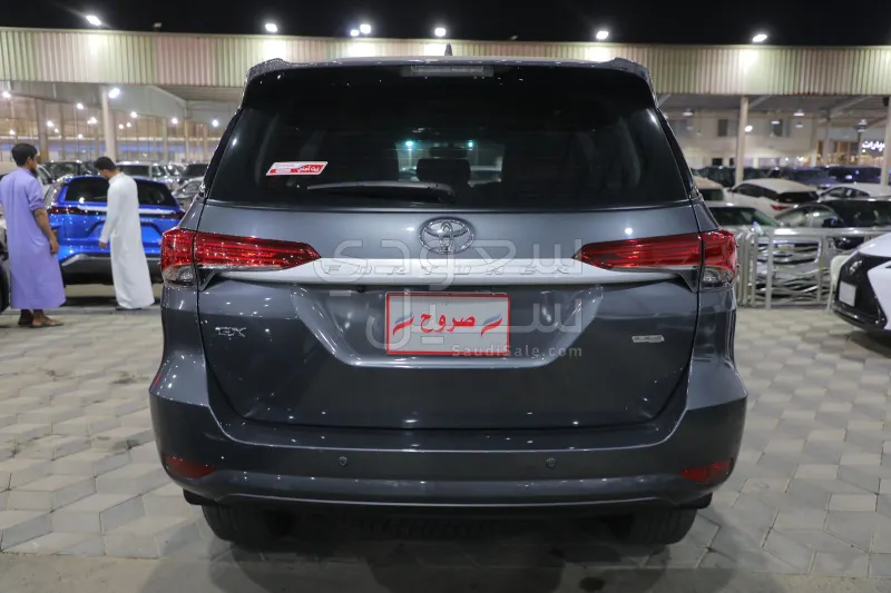 2025 تويوتا فورشنر جي اكس