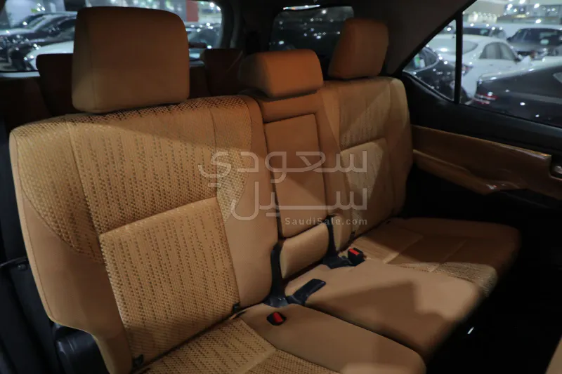 2025 تويوتا فورشنر جي اكس