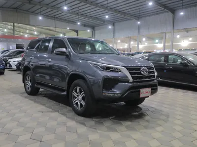 2025 تويوتا فورشنر جي اكس